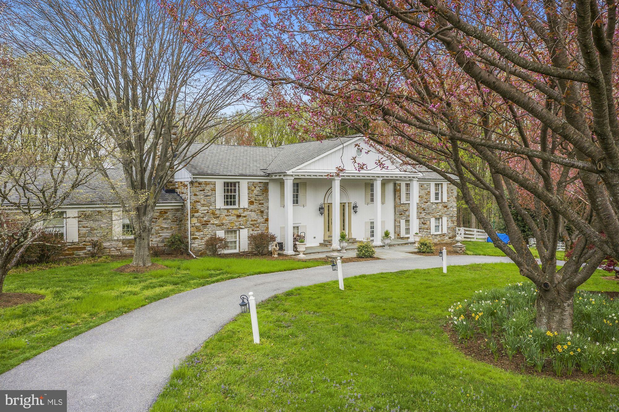 13817 Cuba Road Cockeysville, MD 21030 - Photo 5 of 67 Circular drive way