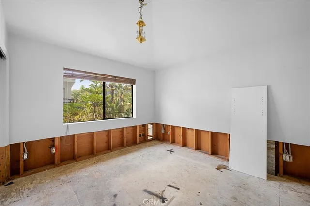 a view of walk in closet