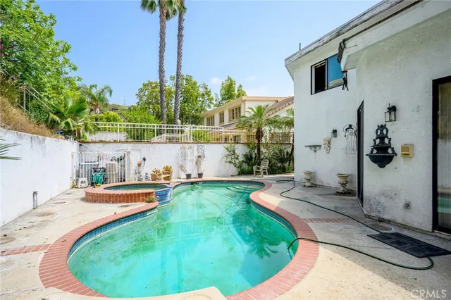 $2,050,000 | 3323 Barnes Circle, Glendale, CA 91208