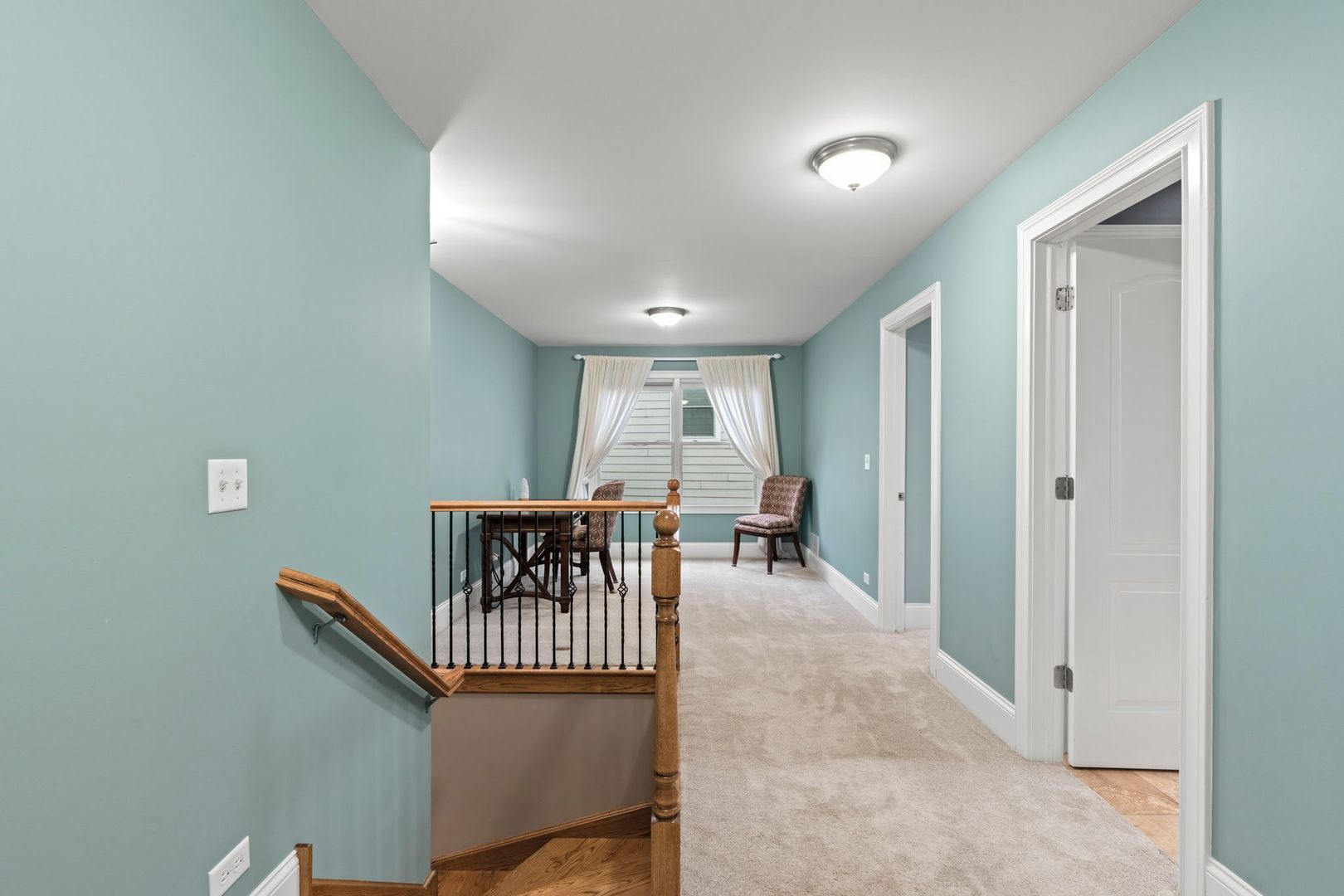 106 Forest View Drive Lake Bluff, IL 60044 - Photo 28 of 56 a view of a livingroom with furniture and wooden floor