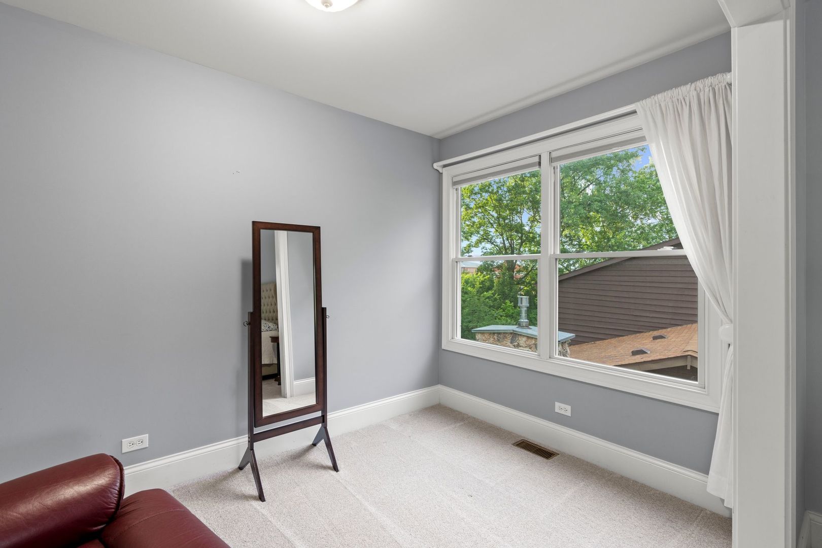 106 Forest View Drive Lake Bluff, IL 60044 - Photo 36 of 56 a view of an empty room and window