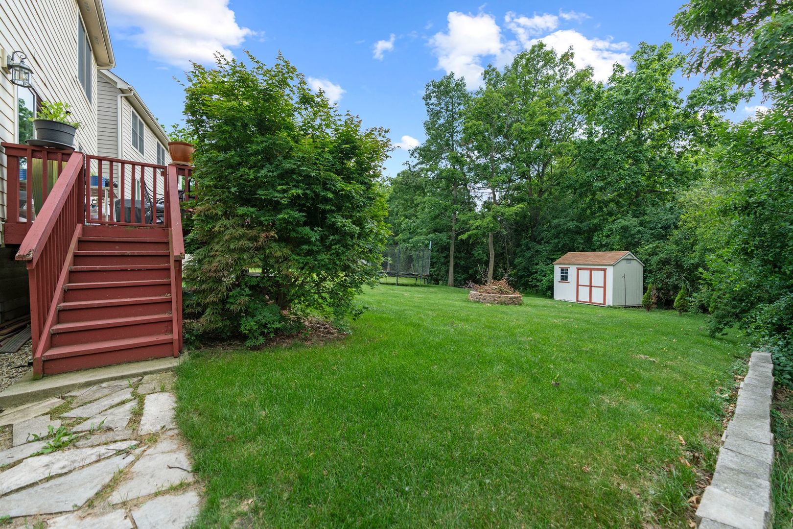 106 Forest View Drive Lake Bluff, IL 60044 - Photo 49 of 56 a view of a back yard