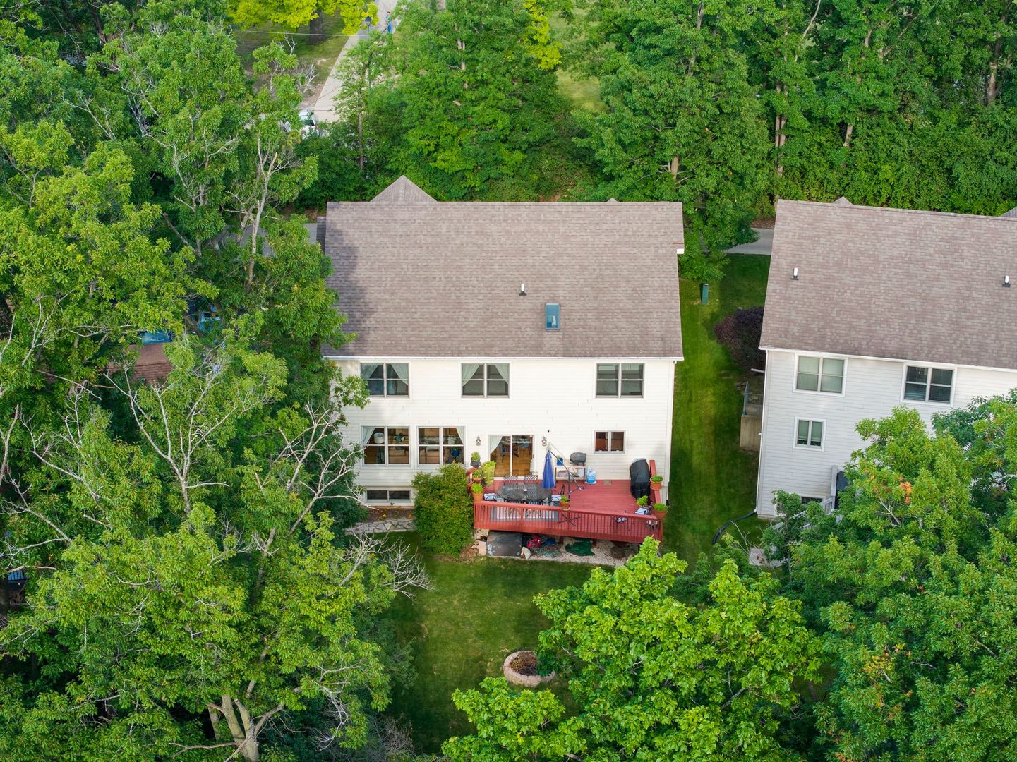 106 Forest View Drive Lake Bluff, IL 60044 - Photo 52 of 56 an aerial view of residential houses with outdoor space and trees all around