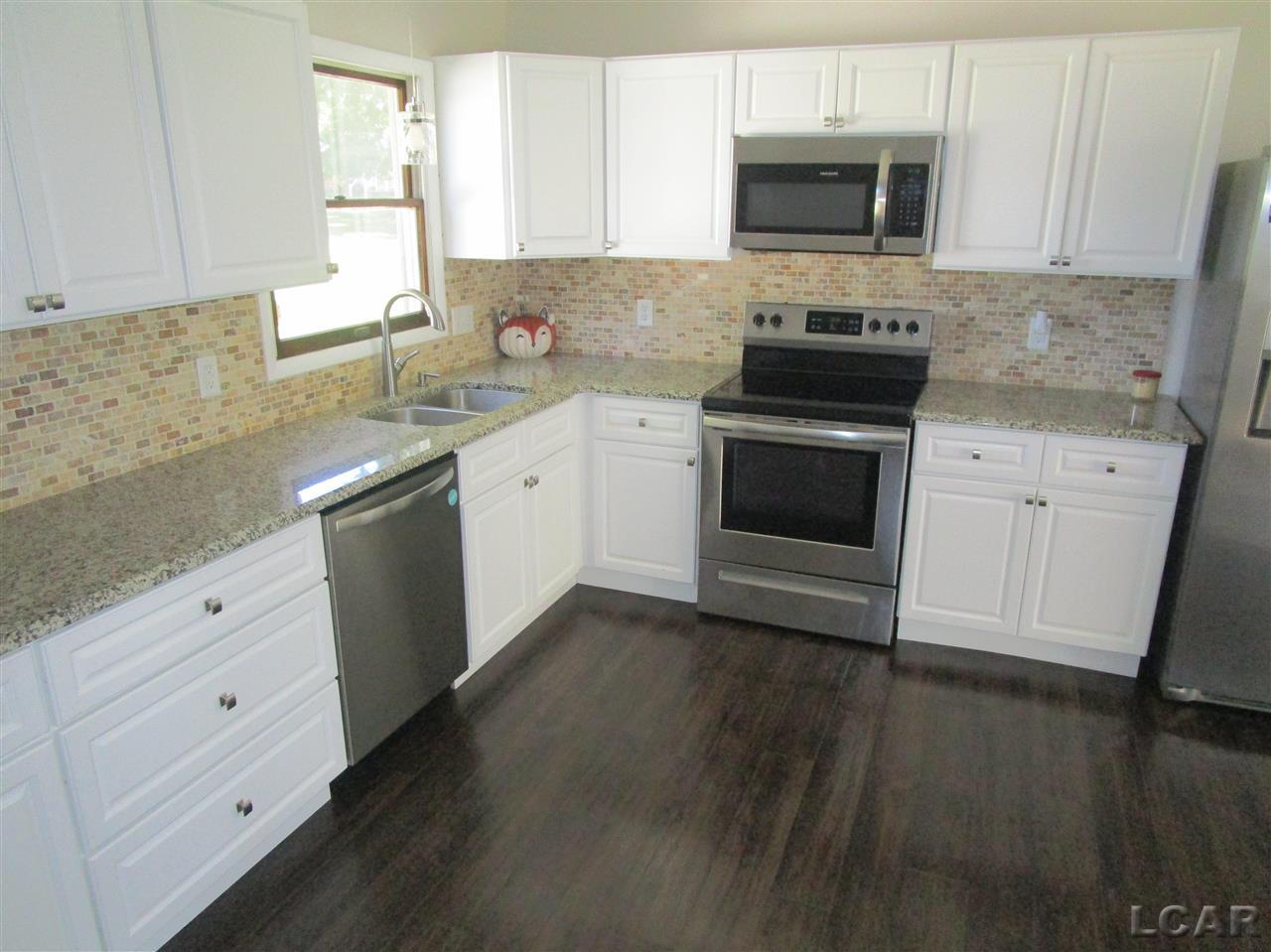 565 Trenton Road Adrian, MI 49221 - Photo 16 of 25 50058462-17.JPG