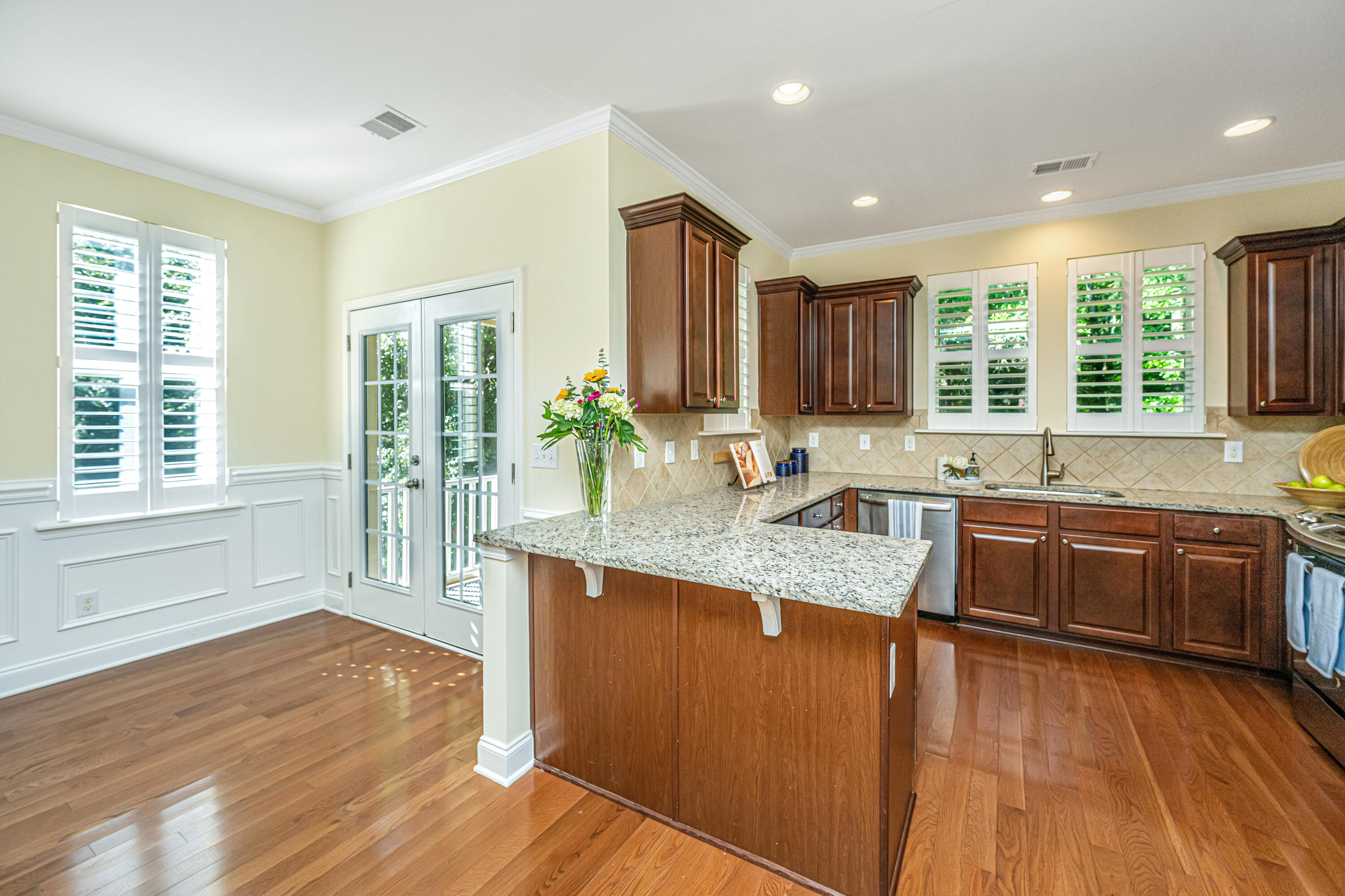 1267 Dingle Road Mount Pleasant, SC 29466 - Photo 10 of 31 Kitchen