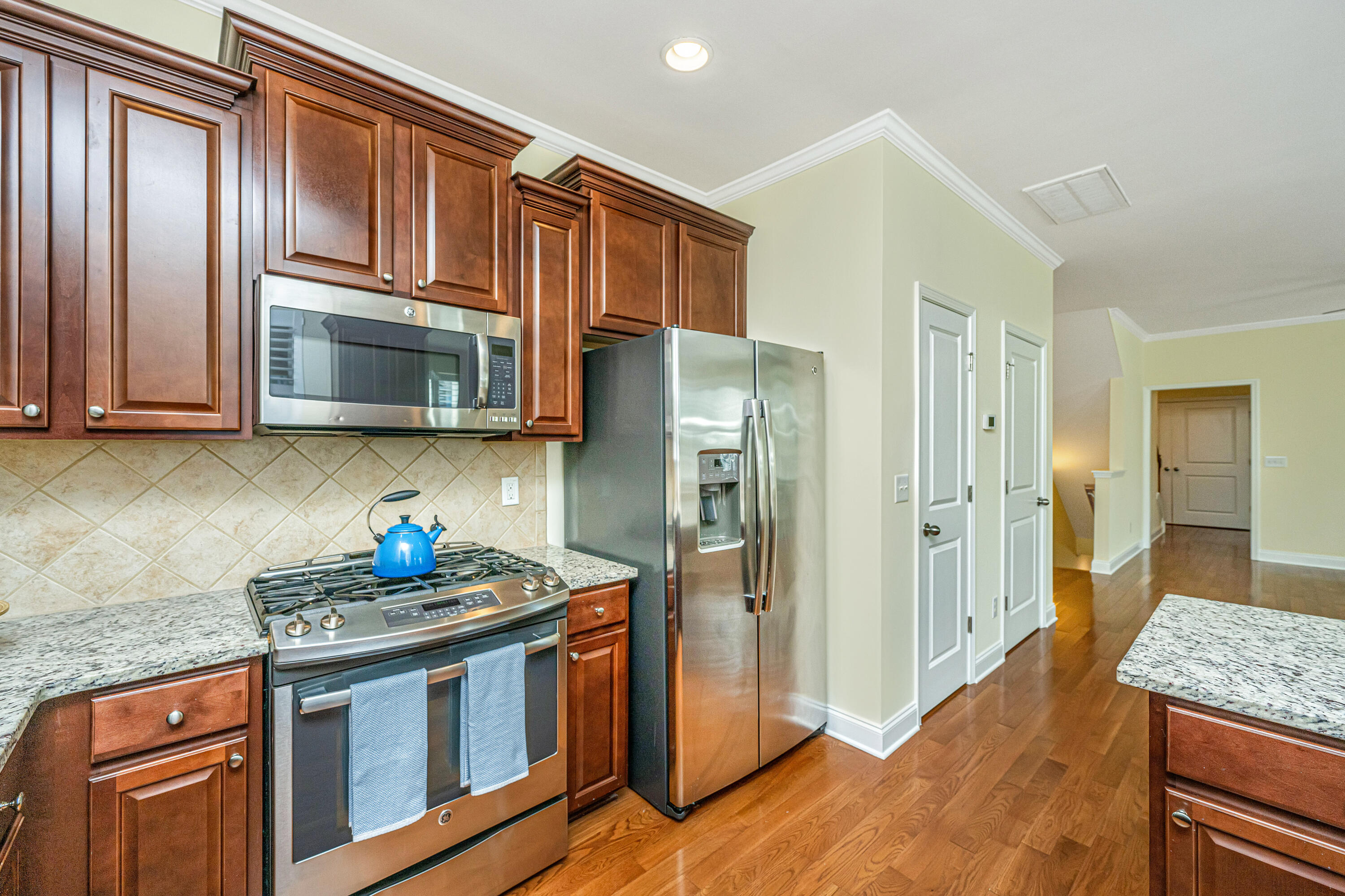 1267 Dingle Road Mount Pleasant, SC 29466 - Photo 14 of 31 Gourmet Kitchen