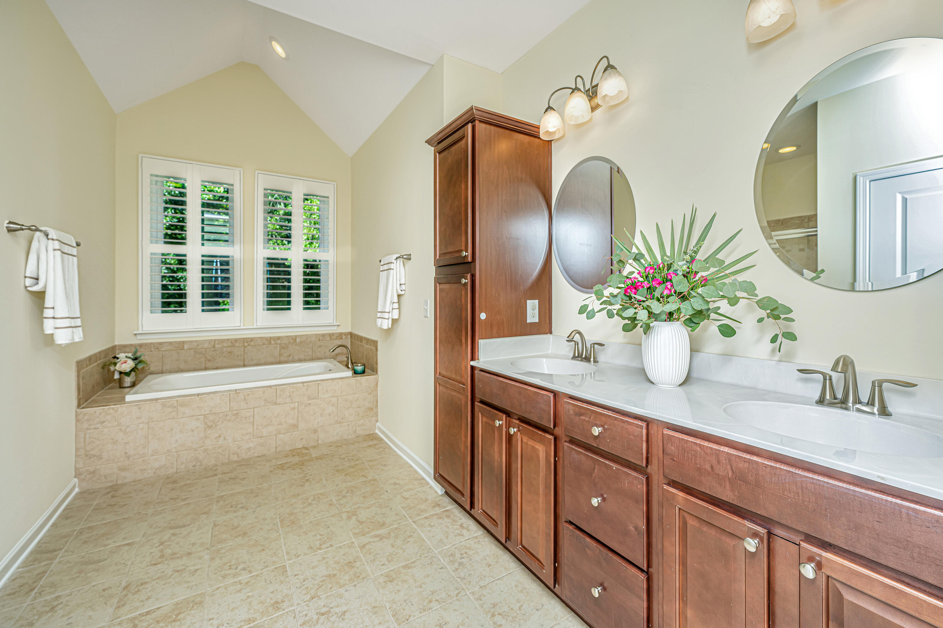 1267 Dingle Road Mount Pleasant, SC 29466 - Photo 19 of 31 Primary Bathroom