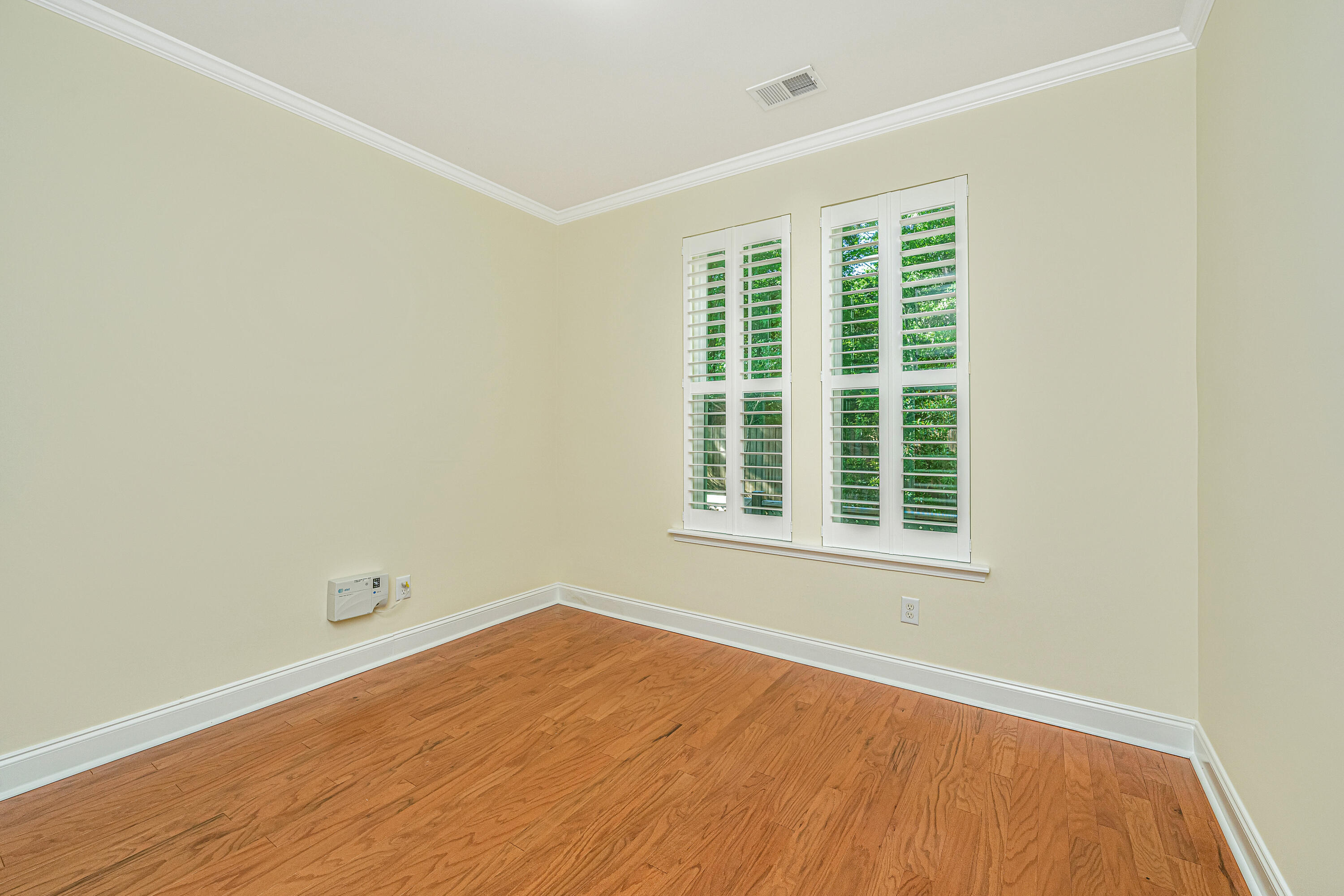 1267 Dingle Road Mount Pleasant, SC 29466 - Photo 25 of 31 Downstairs Bedroom (third Bedroom)