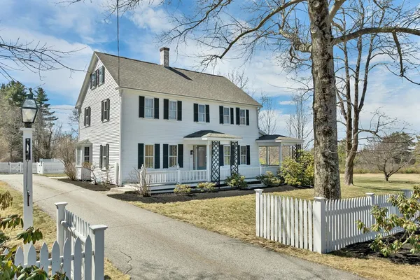 $1,650,000 | 375 South Main Street, Wolfeboro, NH 03894