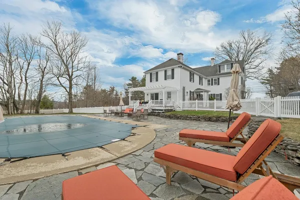 $1,650,000 | 375 South Main Street, Wolfeboro, NH 03894