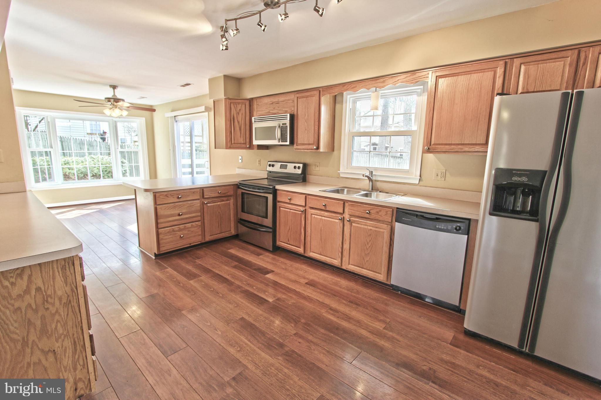 13638 Poplar Tree Road Chantilly, VA 20151 - Photo 6 of 23 Kitchen