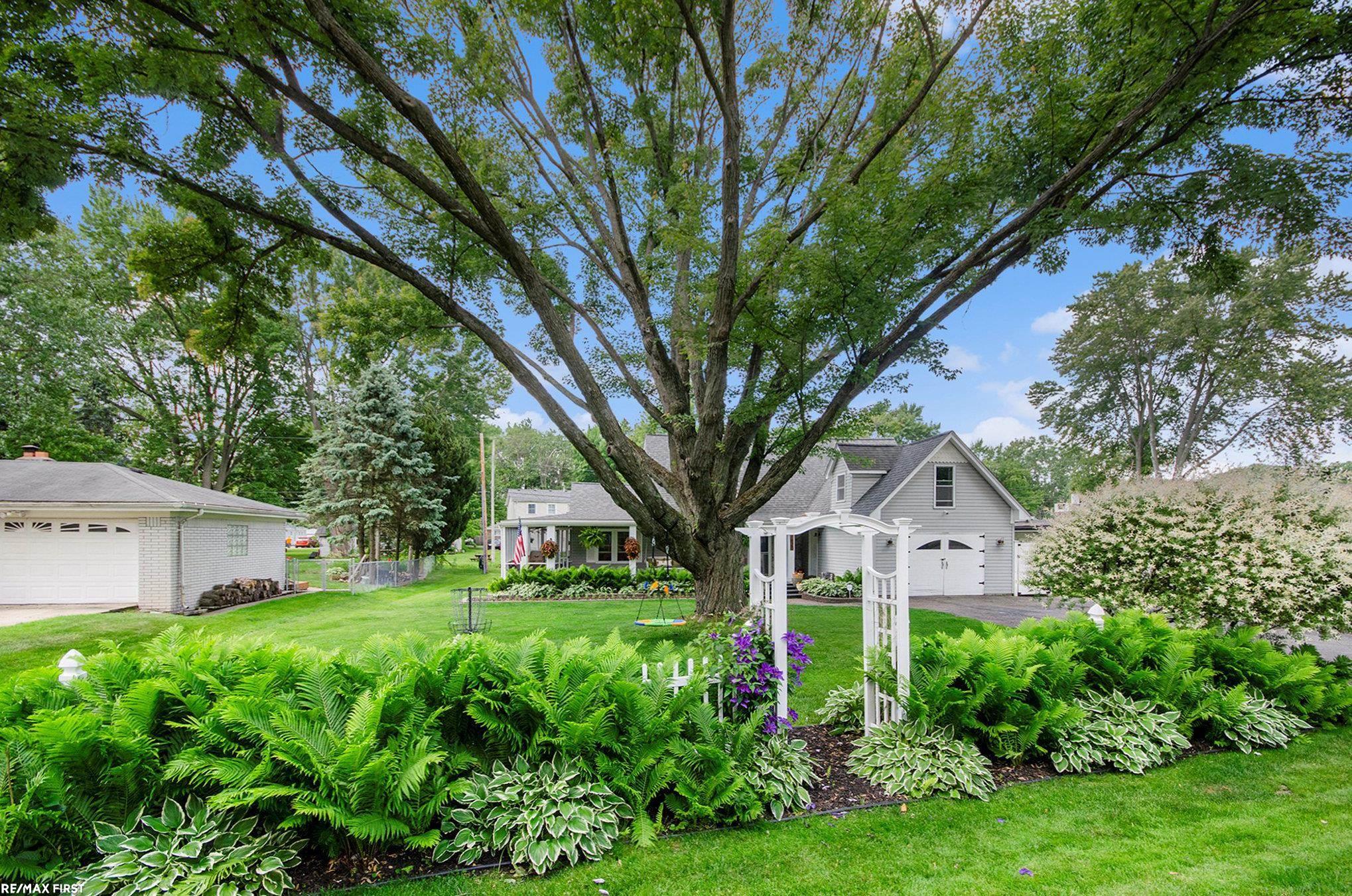 27620 Riviera Street Harrison Township, MI 48045 - Photo 3 of 37 Gallery Image 3