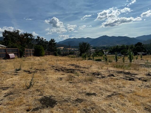 677 West Valley View Road Talent, OR 97540 - Photo 14 of 48 IMG_2248