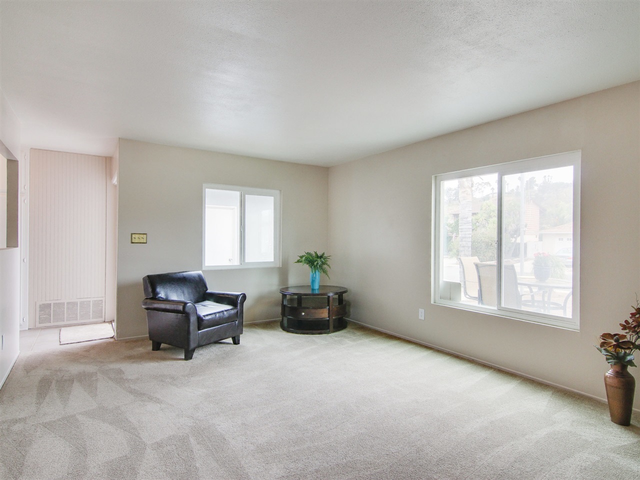 13925 Granville Drive Poway, CA 92064 - Photo 4 of 25