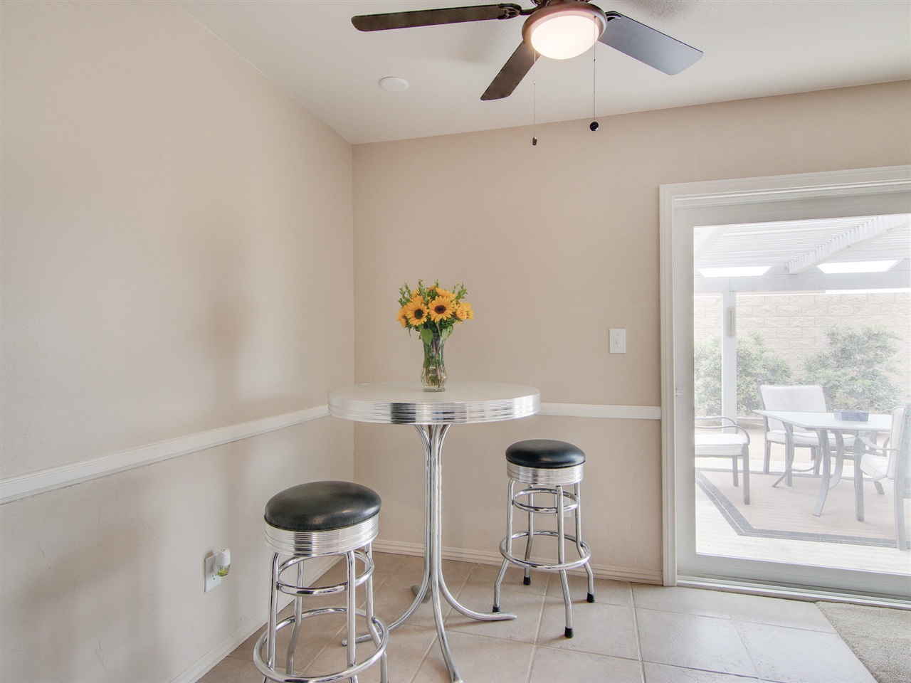 13925 Granville Drive Poway, CA 92064 - Photo 8 of 25