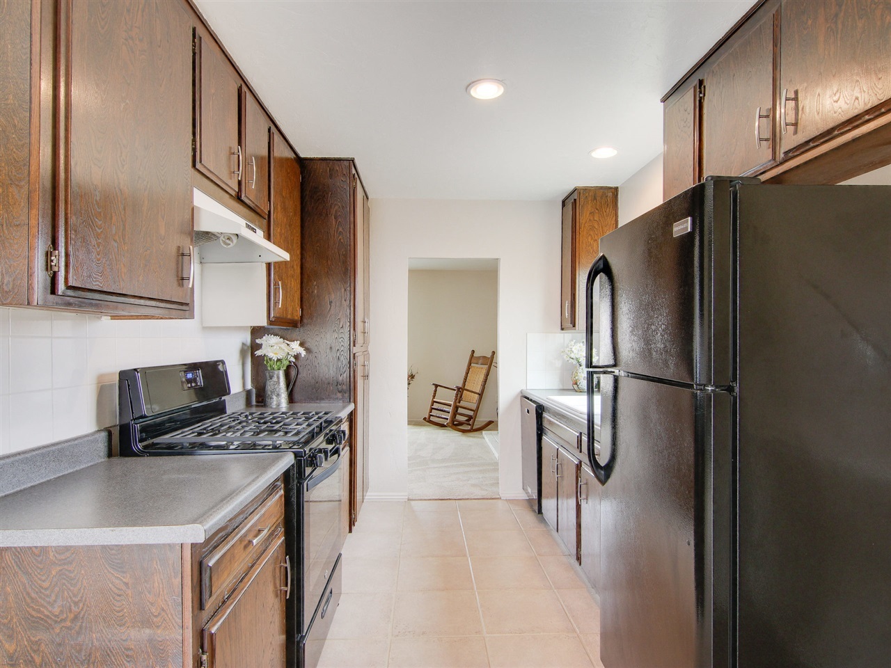 13925 Granville Drive Poway, CA 92064 - Photo 9 of 25