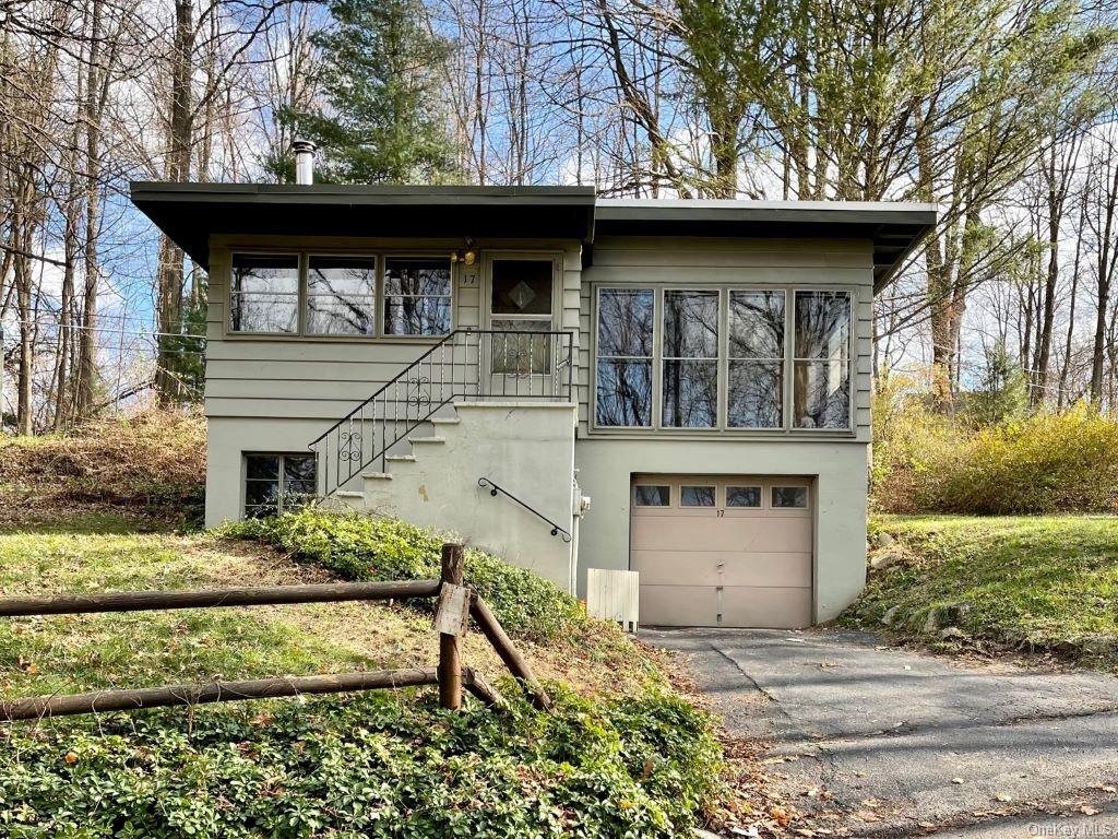 17 Hillcrest Drive, Cortlandt Manor, NY 10567 Compass