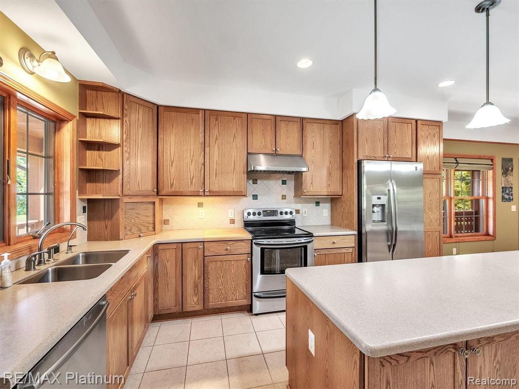11061 Wiggins Road Howell, MI 48855 - Photo 10 of 79