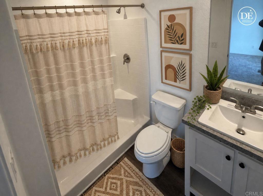 1589 Drew Road, Unit 66 El Centro, CA 92243 - Photo 7 of 16 primary with step in shower