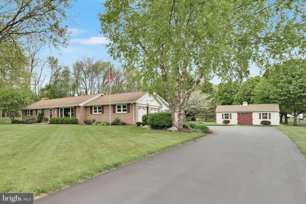 $425,000 | 450 Galen Hall Road, Reinholds, PA 17569