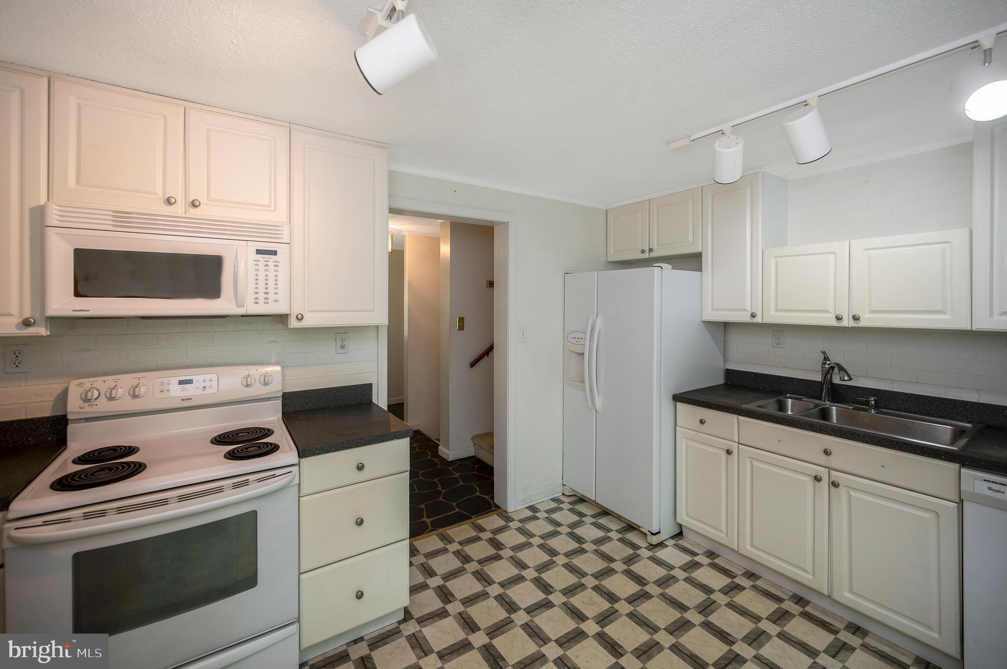 115 Washington Street Locust Grove, VA 22508 - Photo 15 of 40 kitchen