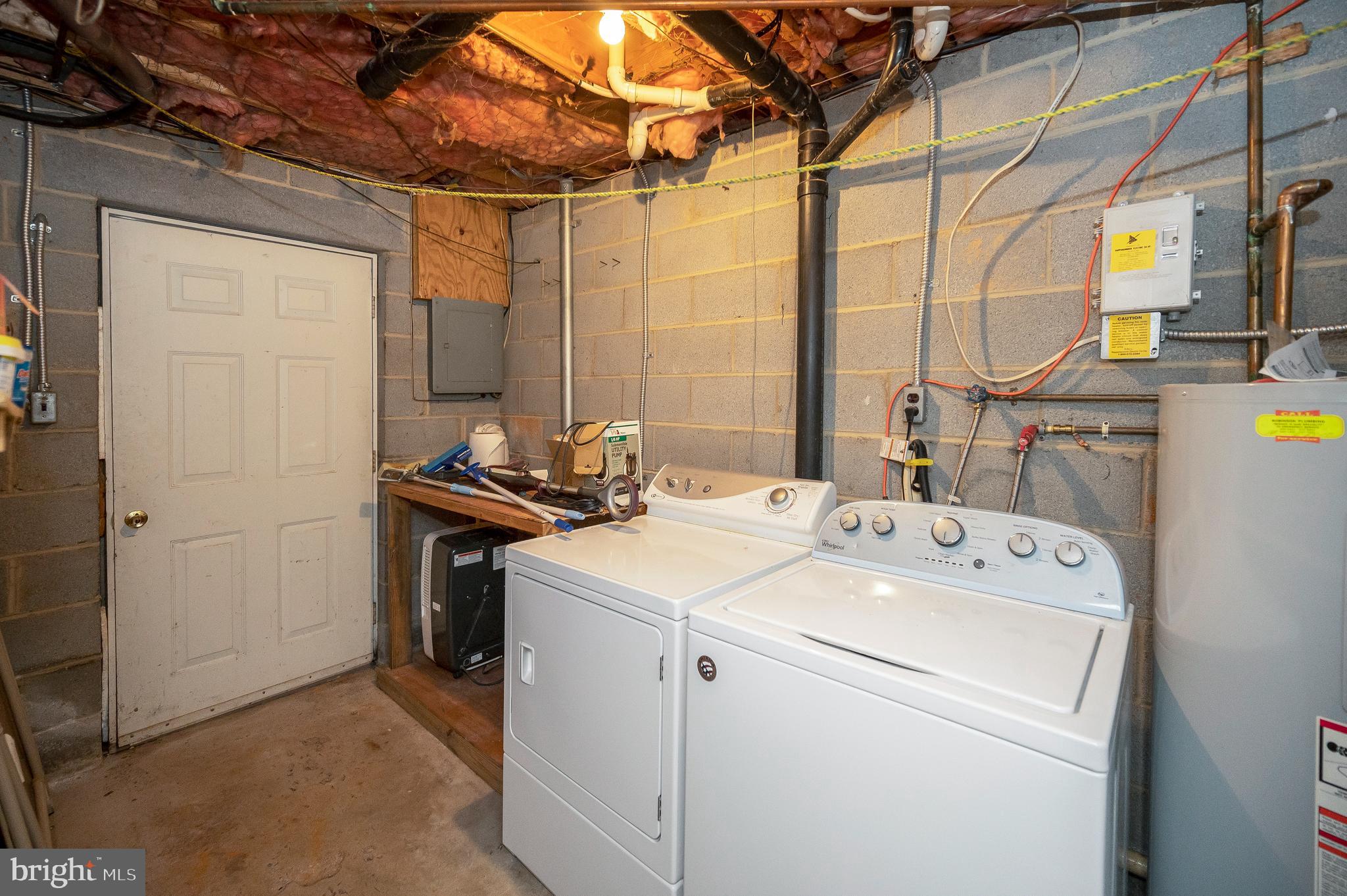 115 Washington Street Locust Grove, VA 22508 - Photo 33 of 40 laundry & utility rm
