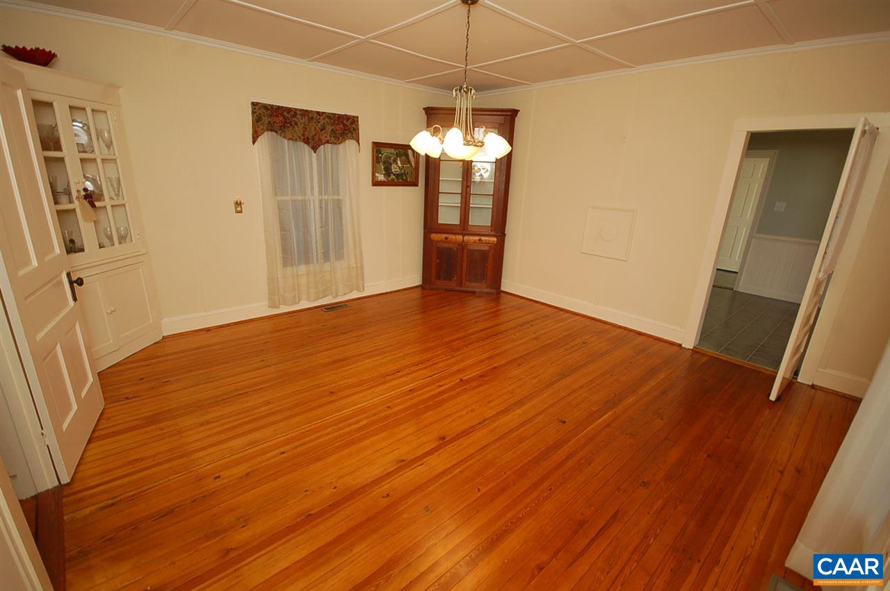 32 Madison Road Stanardsville, VA 22973 - Photo 15 of 50 a view of a livingroom with wooden floor