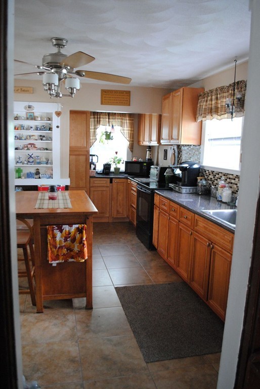 57 Richardson Road Lynn, MA 01904 - Photo 21 of 29 Gallery Image 21