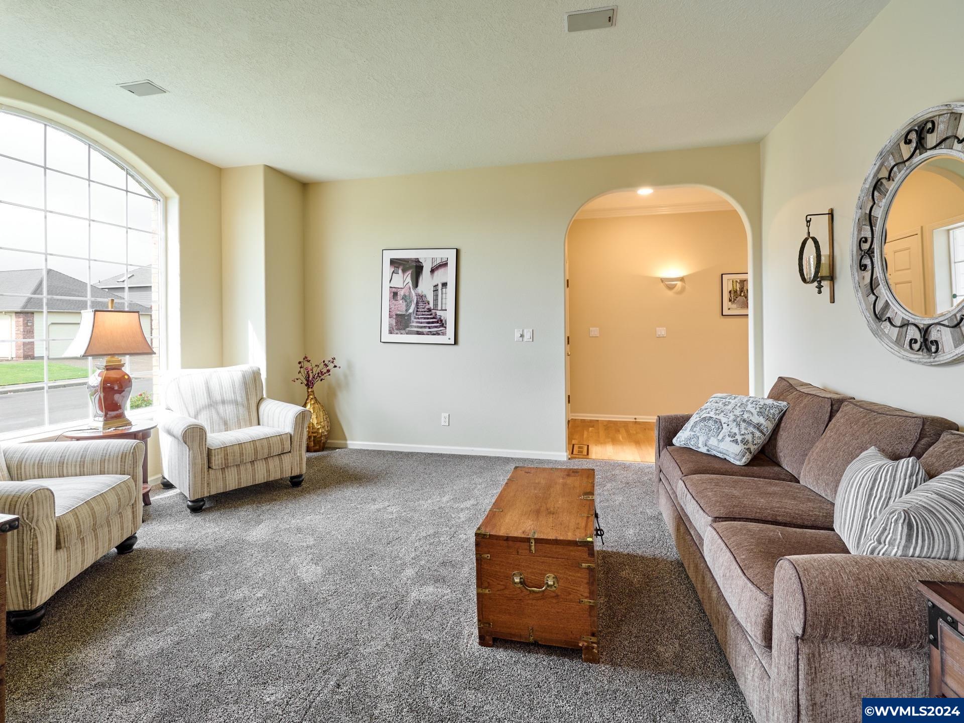 1105 Laurelridge Loop Northeast Keizer, OR 97303 - Photo 4 of 36