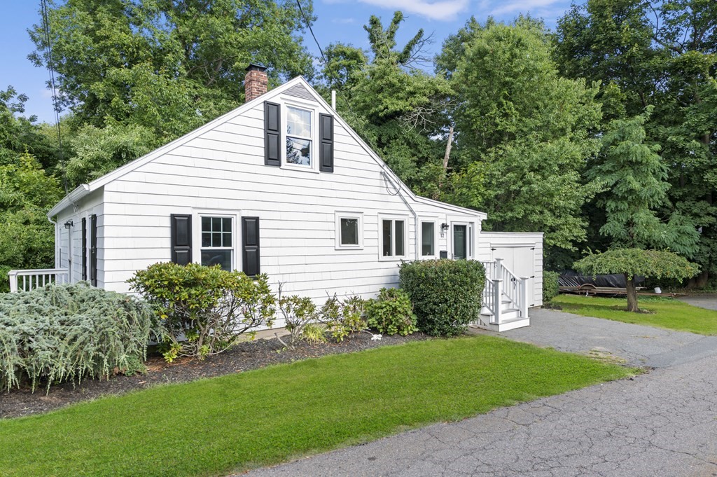12 Intervale Road Marblehead, MA 01945 - Photo 3 of 21