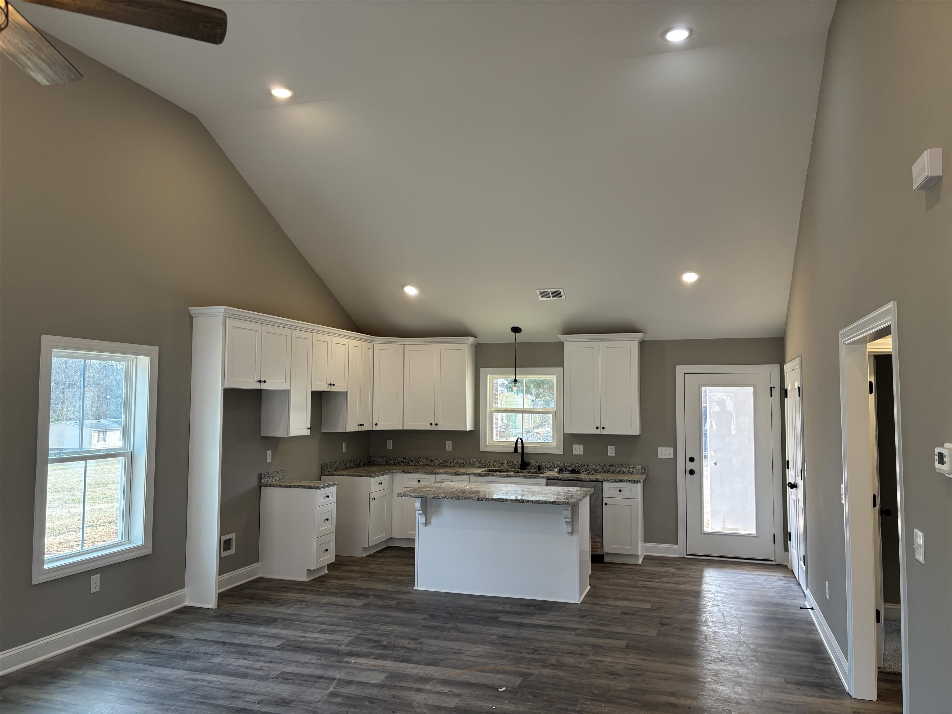 218 Gaffney Avenue Gaffney, SC 29341 - Photo 3 of 15