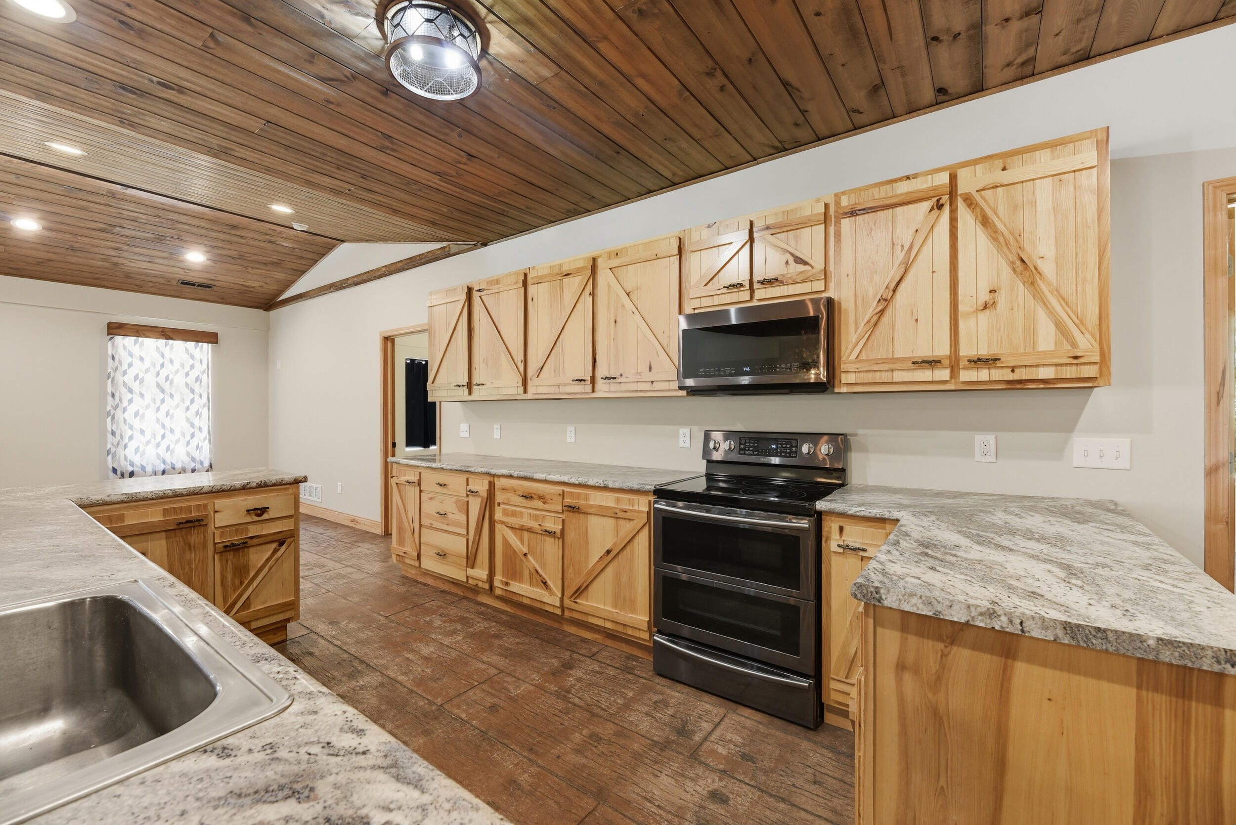 64778 Union Road Cassopolis, MI 49031 - Photo 26 of 38 5_006_grb_09_17_2025_9960