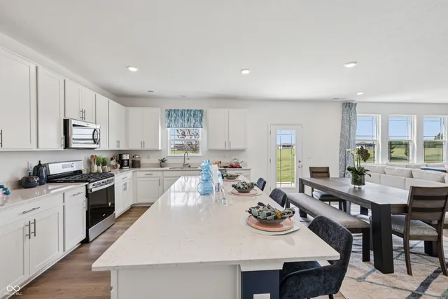 $438,900 | 5725 Flat Hill Drive, Indianapolis, IN 46239