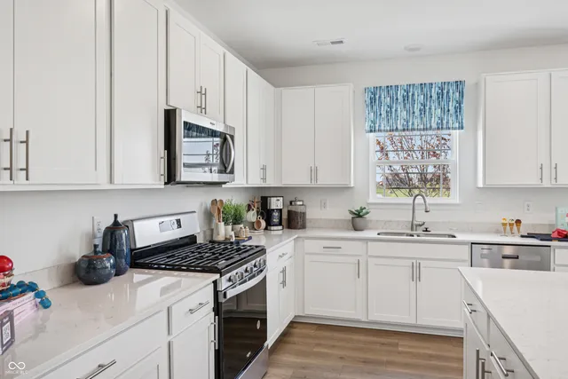 $438,900 | 5725 Flat Hill Drive, Indianapolis, IN 46239