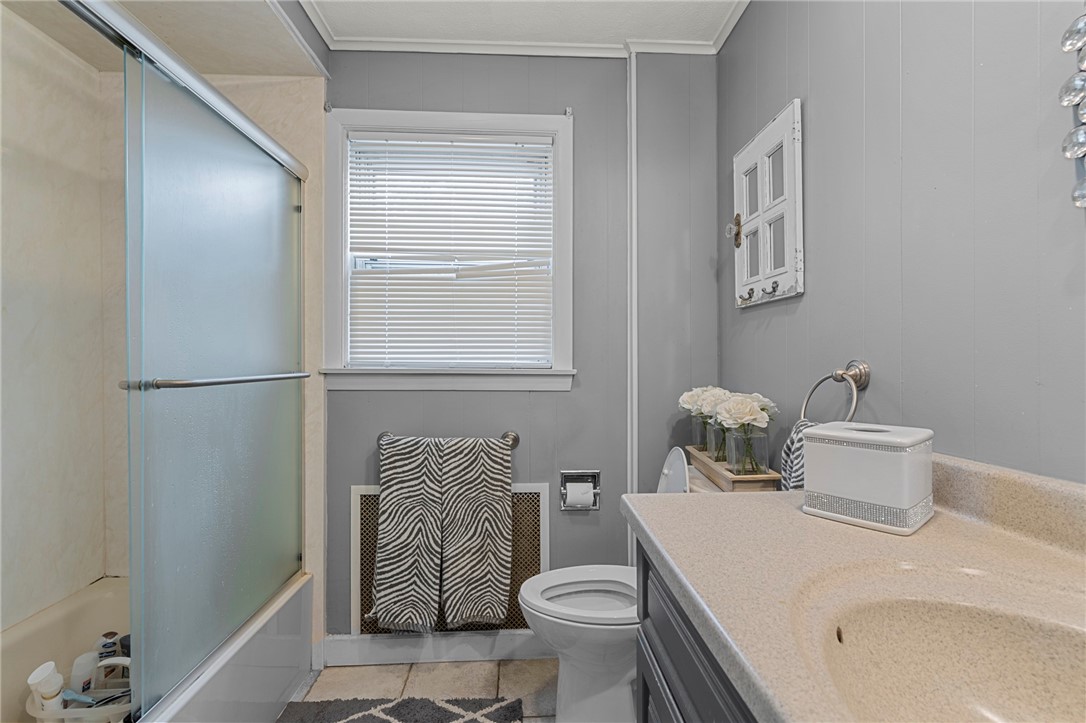 1027 Toll Gate Road Warwick, RI 02886 - Photo 9 of 34 Gallery Image 9