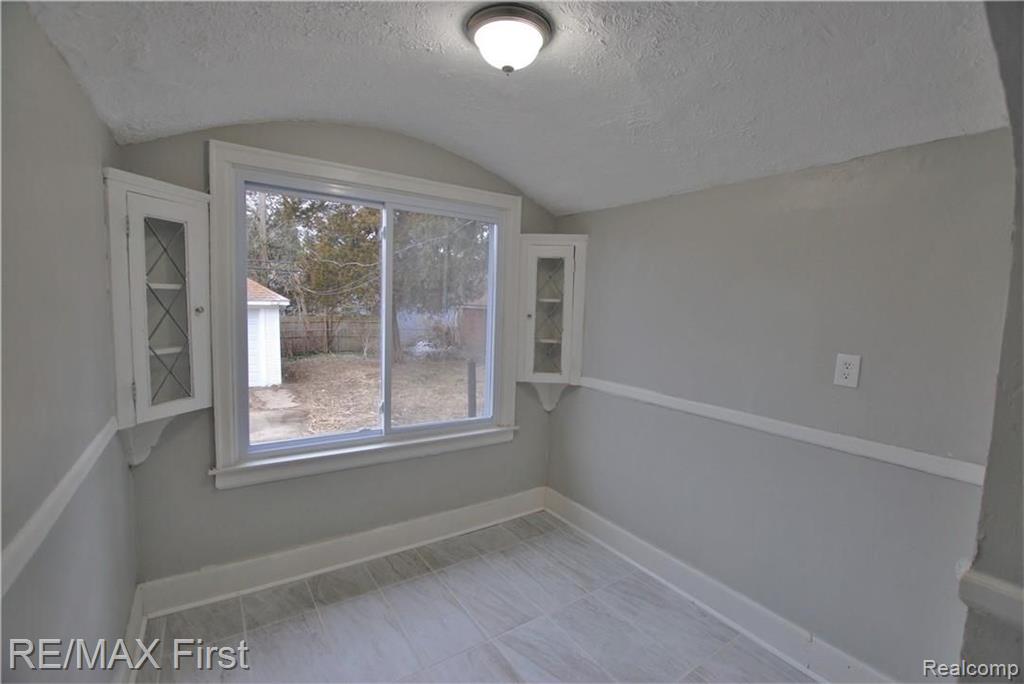 3985 Balfour Road Detroit, MI 48224 - Photo 18 of 49