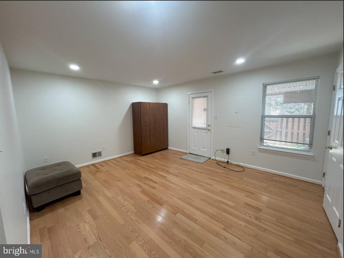 6443 McCoy Road Centreville, VA 20121 - Photo 24 of 28 Spacious room with natural light and warmth.
