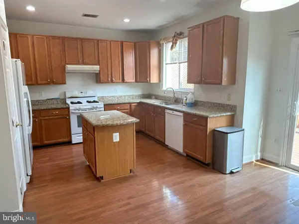 $2,850 | 6443 McCoy Road, Centreville, VA 20121