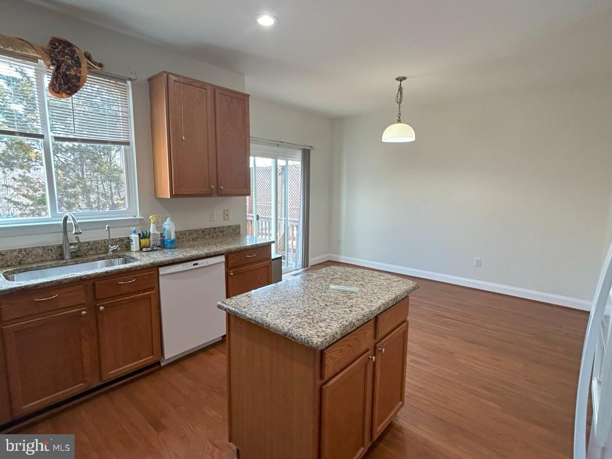 6443 McCoy Road Centreville, VA 20121 - Photo 7 of 28 Bright and inviting kitchen with modern finishes.