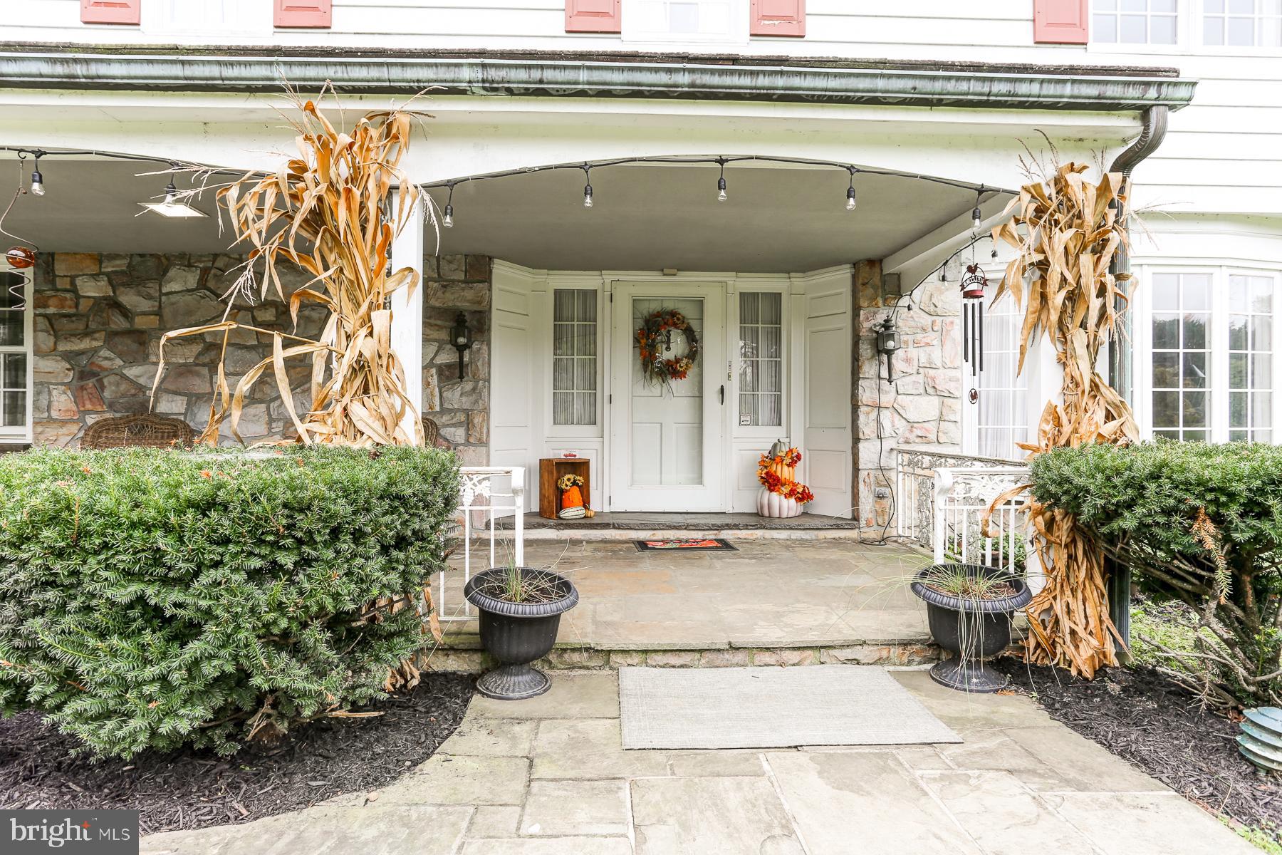 33 Oregon Road Reading, PA 19607 - Photo 4 of 109