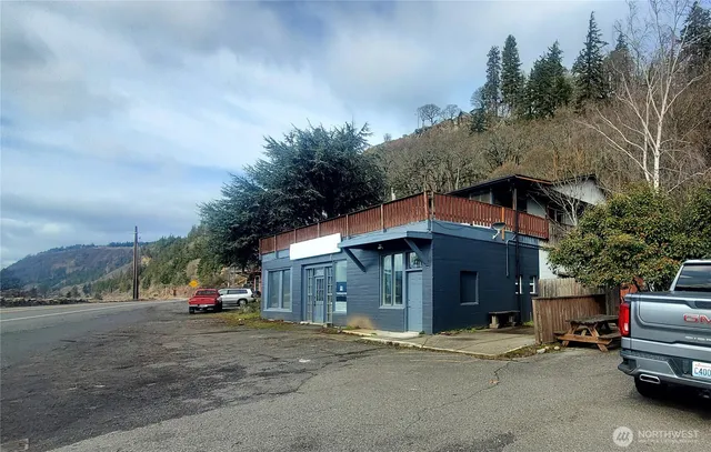 $2,800 | 63281 Highway 14, Unit A, Underwood, WA 98651
