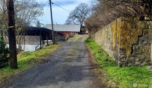 $2,800 | 63281 Highway 14, Unit A, Underwood, WA 98651