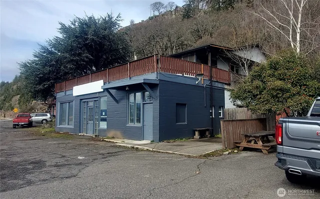 $2,800 | 63281 Highway 14, Unit A, Underwood, WA 98651