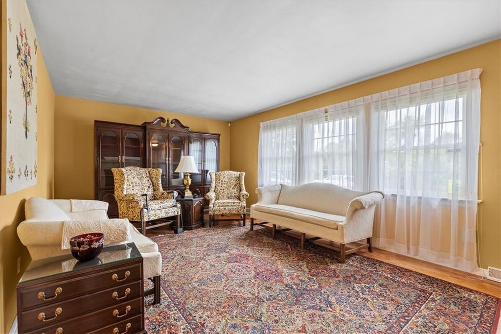 467 Dressel Road Allison Park, PA 15101 - Photo 14 of 35 Living Room