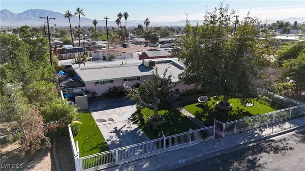$400,000 | 700 North 14th Street, Las Vegas, NV 89101