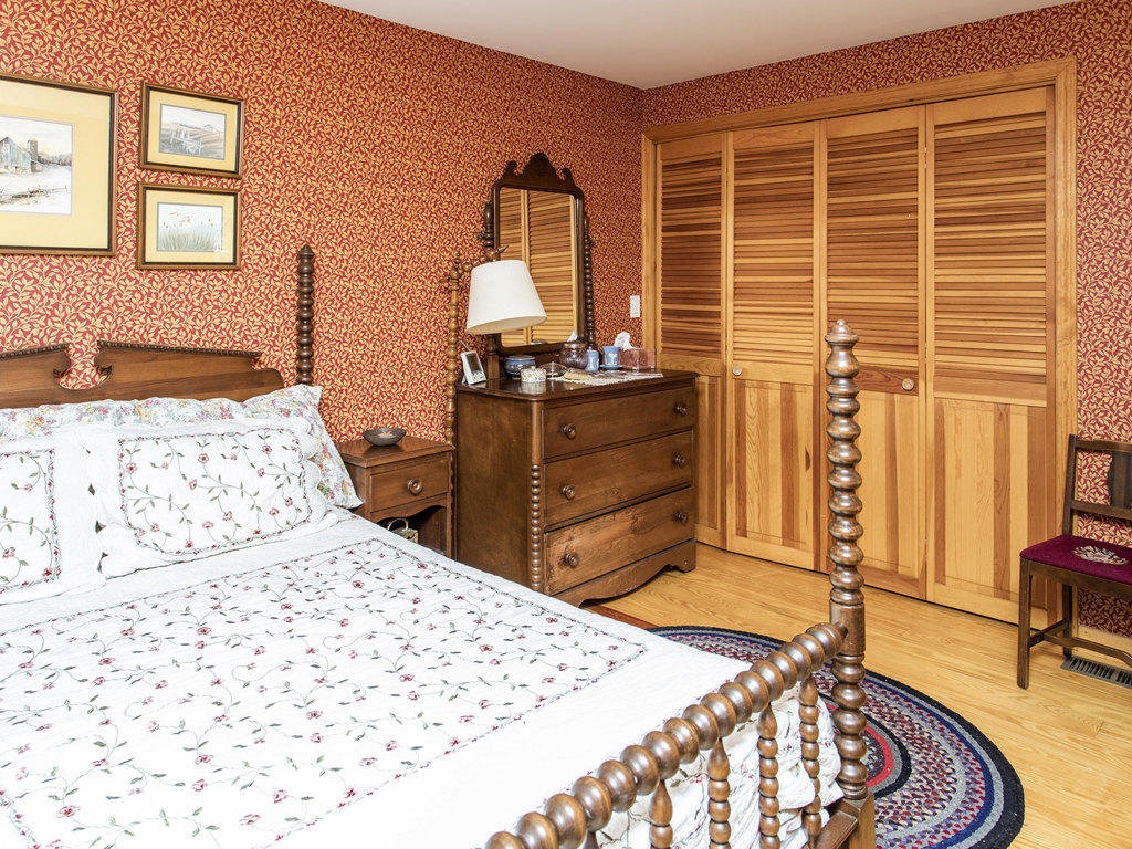 10 Capitol Island Road Southport, ME 04576 - Photo 20 of 33 First Floor Bedroom with Double Closet