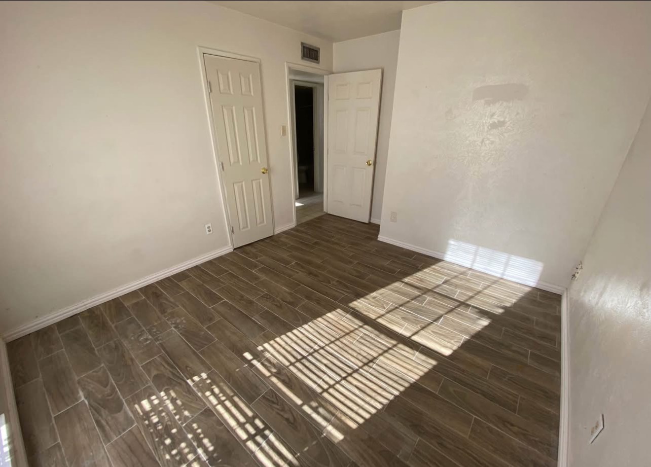 4846 Court Road Houston, TX 77053 - Photo 4 of 8