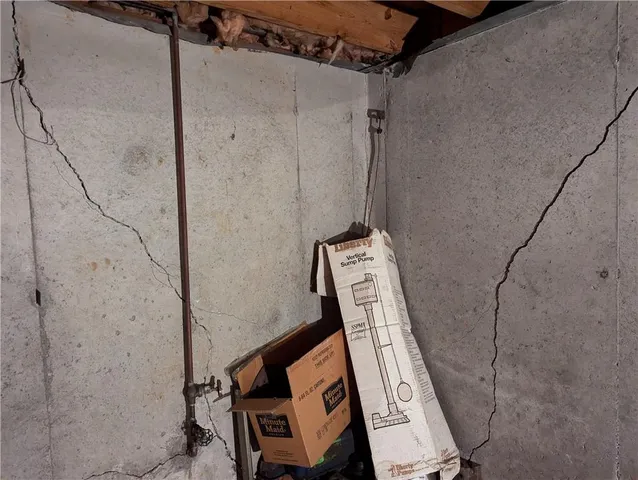 $185,000 | 327 Lincoln Drive, Gower, MO 64454