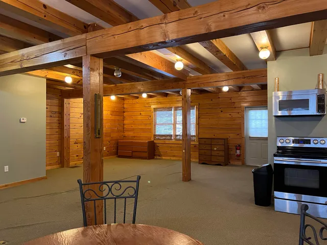 $1,400 | 25 Southmayd Road, Unit 2, Campton, NH 03223