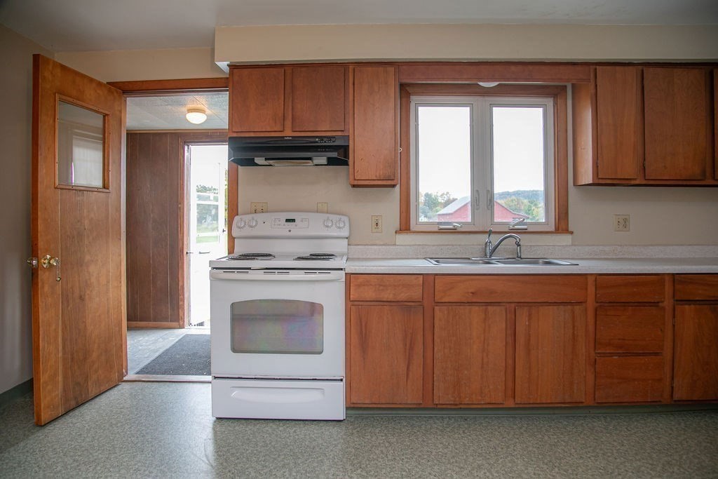89 Whately Road Deerfield, MA 01373 - Photo 6 of 26 Gallery Image 6